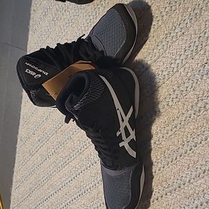 ASICS wrestling shoes size 5  carrier grey/white snapdown 3 gs kids